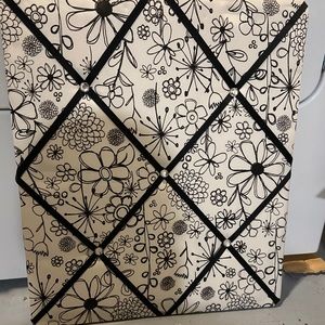 Floral memo board